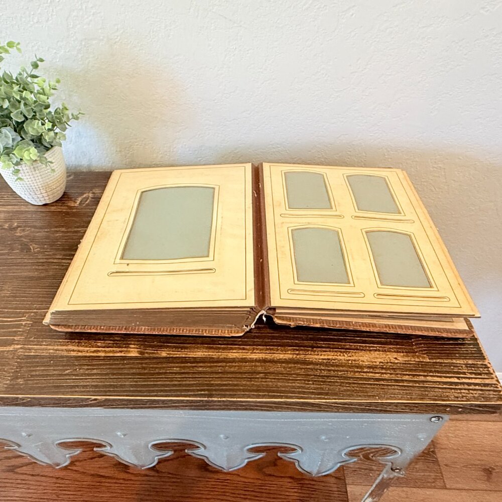 142-Year-Old Victorian Leather Photo Album with 15 Photos - Picture 16 of 17
